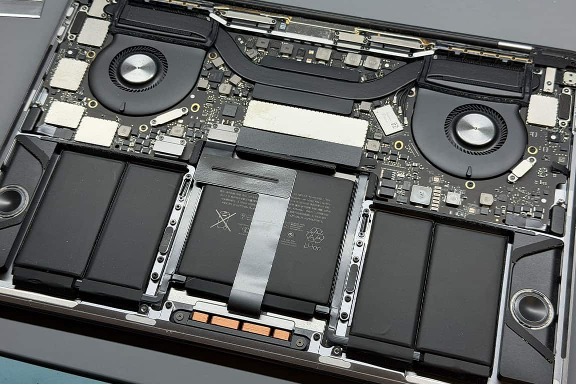 macbook po vytopeni - co okamzite delat